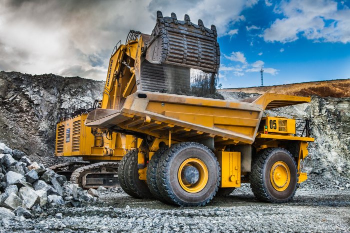 Komatsu 90 БЕЛАЗ