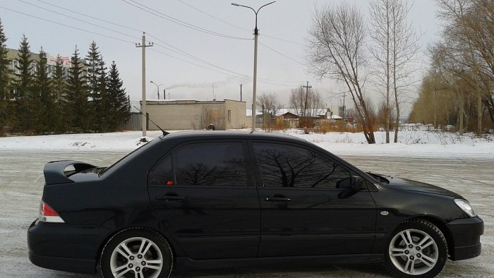 Лансер 9 2.0 черный