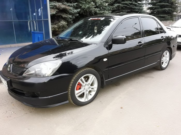 Mitsubishi Lancer 9 2.0 черный