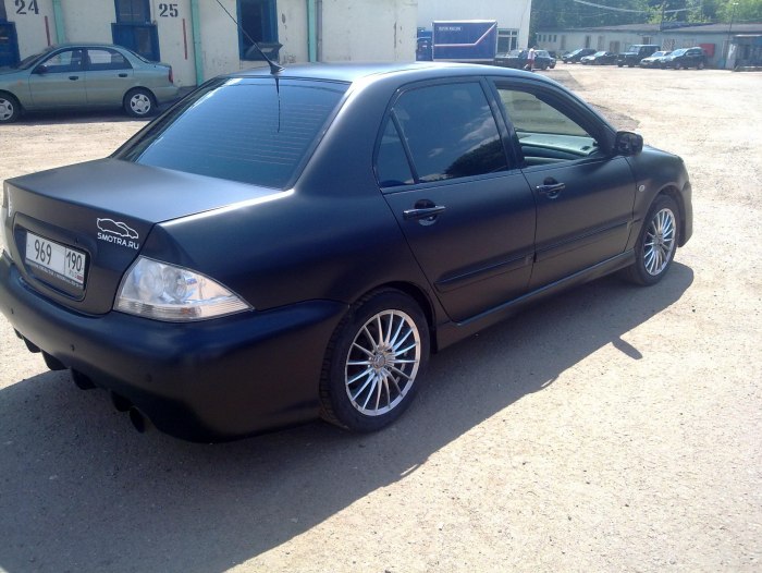 Mitsubishi Lancer 9 2004 матово чёрная
