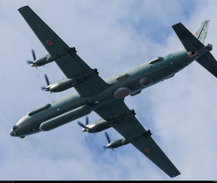 Самолет радиоэлектронной разведки ил-20