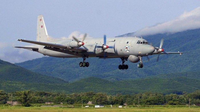 Ил-18 военно-транспортный самолёт