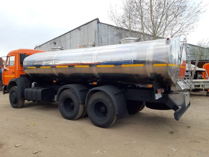 КАМАЗ 65115 водовозка