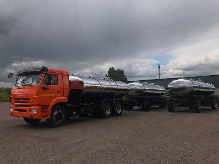КАМАЗ 53215 молоковоз с прицепом