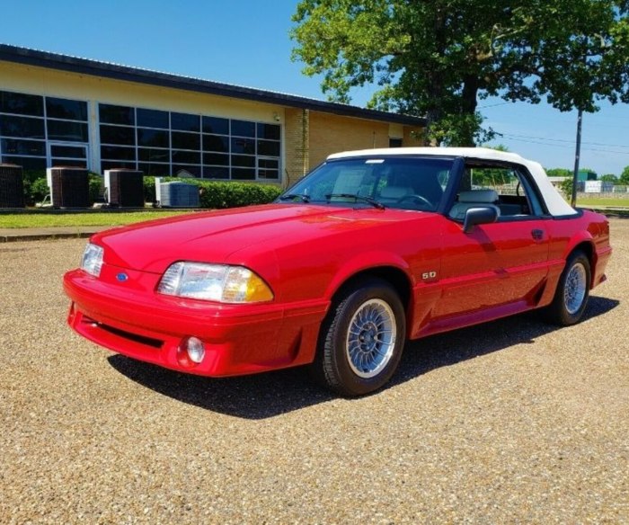 Форд Mustang 1990