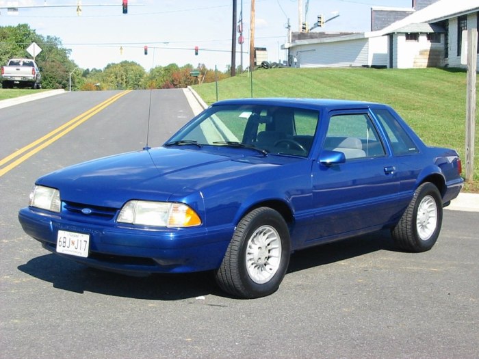 Форд Mustang 1990