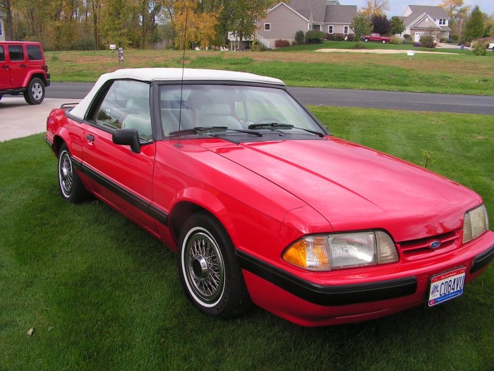 Форд Mustang 1990