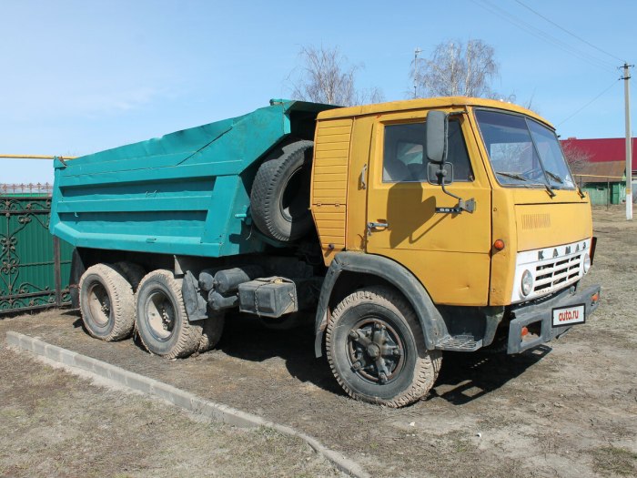 КАМАЗ 5511 самосвал красный