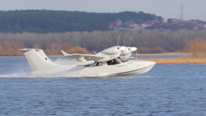 Гидросамолет Чайка л-44