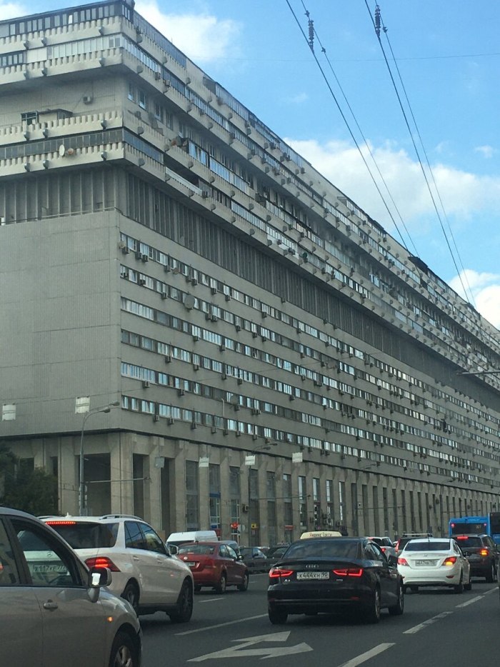Дом корабль в Москве на Тульской