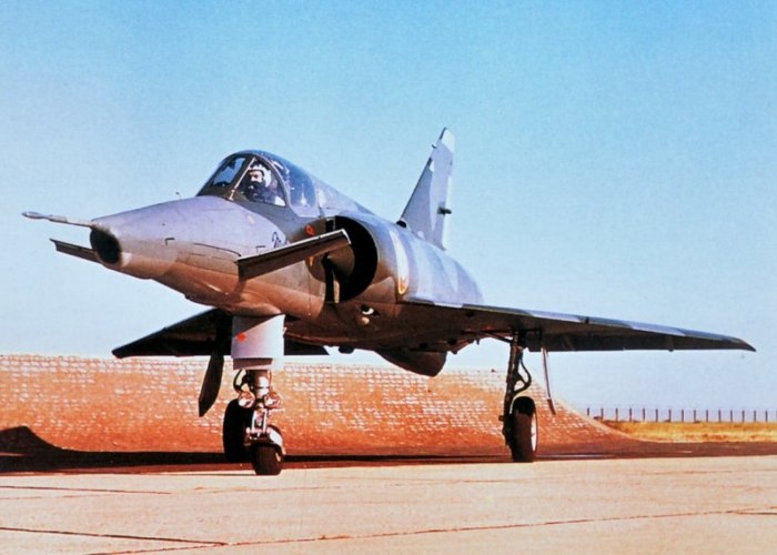 Французский бомбардировщик "Мираж-4"