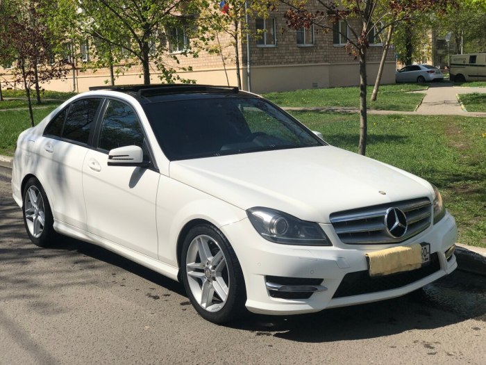 Мерседес с180 белый