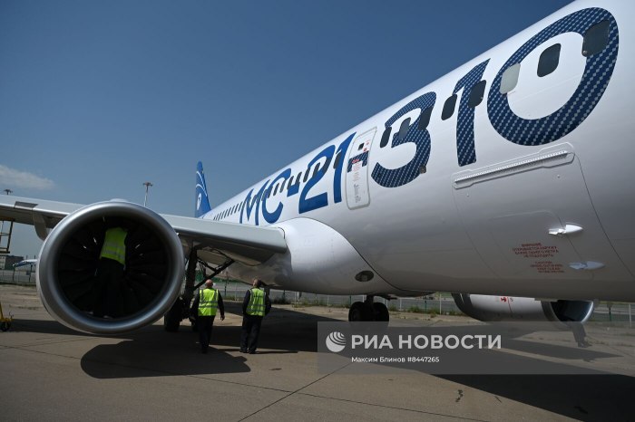 МС-21 пассажирский самолёт
