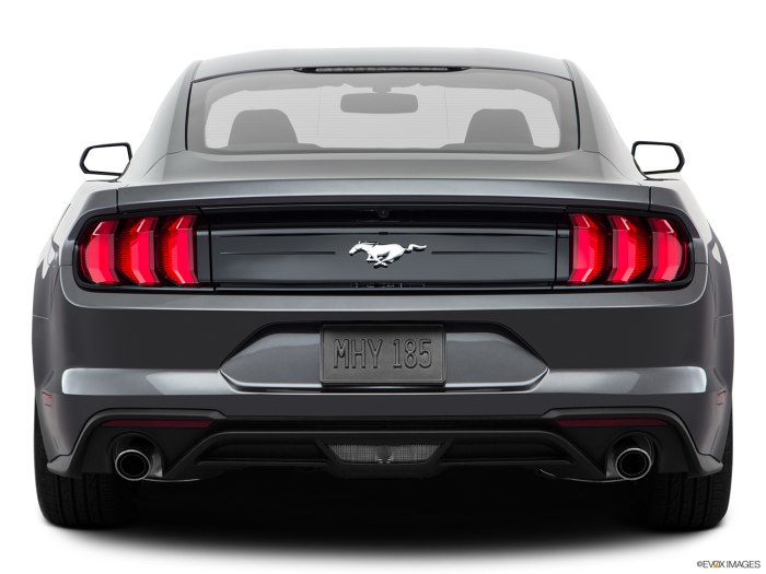 Ford Mustang 2018 зад