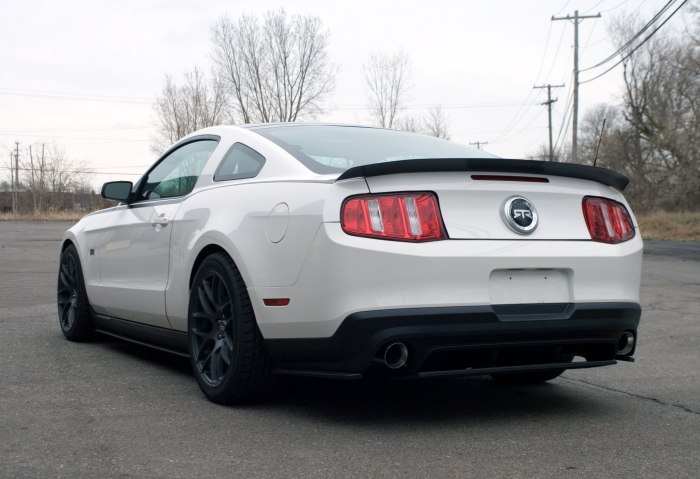 Ford Mustang 2014 зад