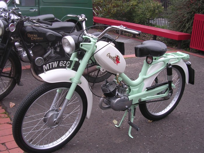 Moon Moped