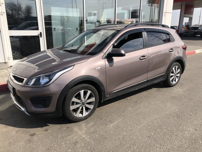 Kia Rio x-line коричневый