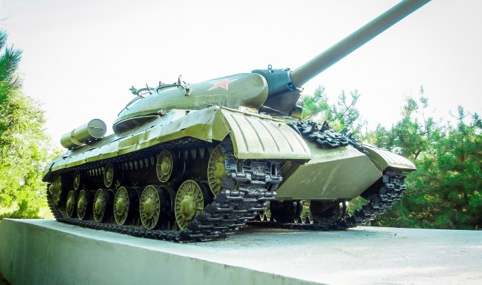 Танк ИС 3 М памятник Таганрог
