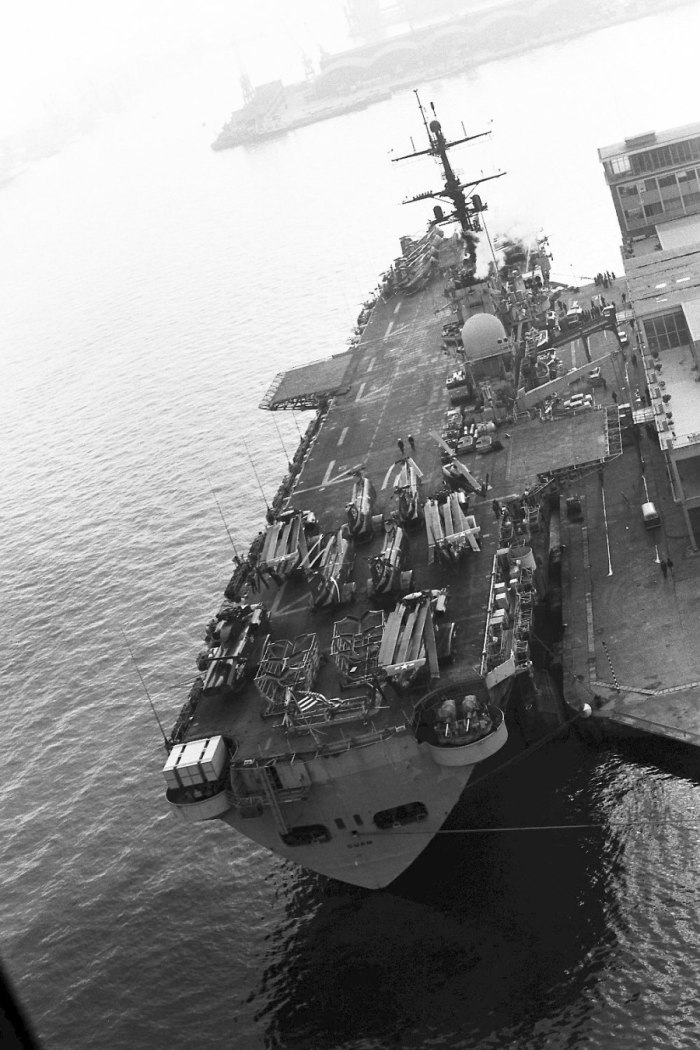 Гуам авианосец LPH 9