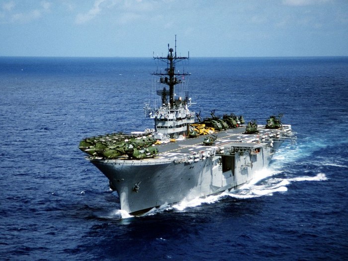 Десантный вертолётоносец «Иводзима» (USS Iwo Jima (LPH-2)