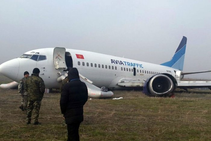 Боинг 737 300 авиа трафик Компани