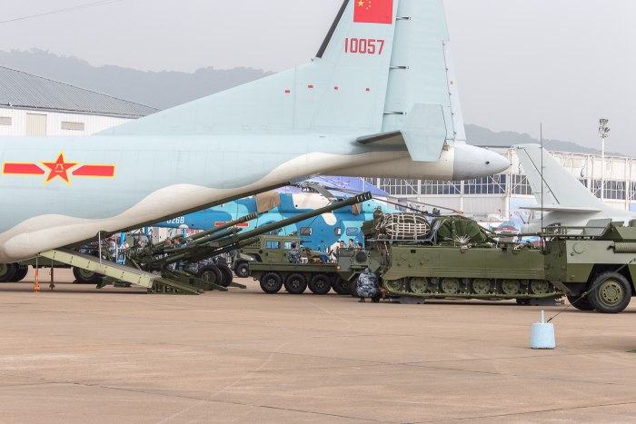 Shaanxi y-9 самолет