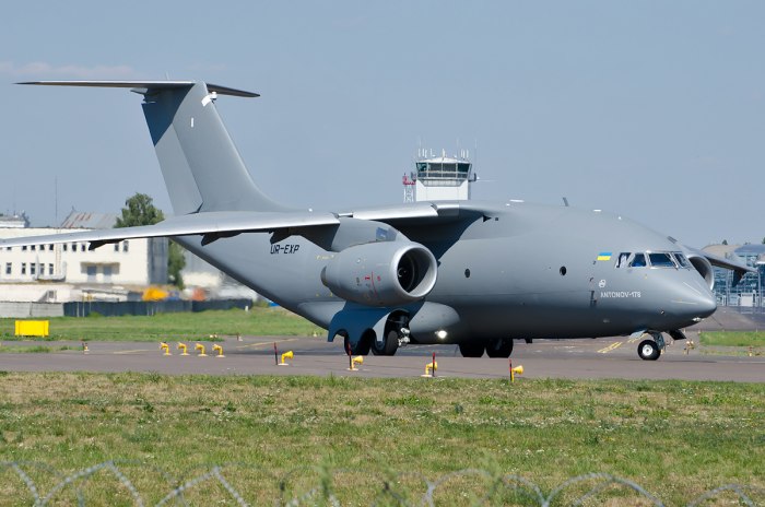 Самолет АН 178