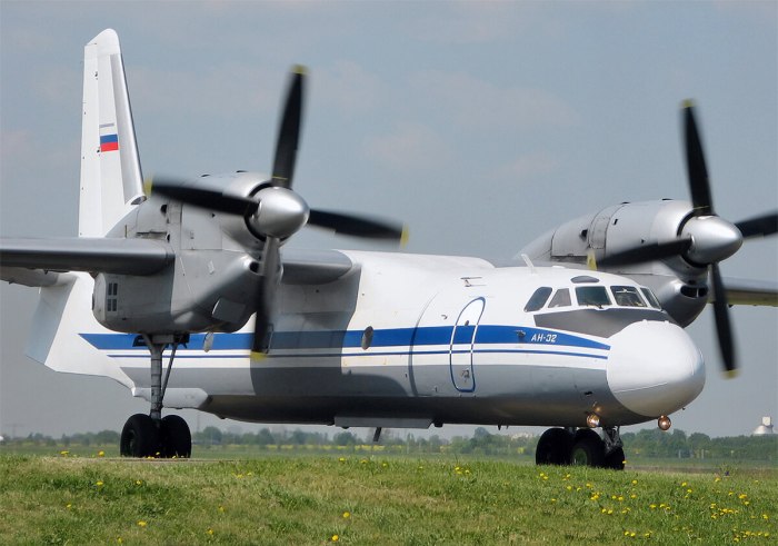 Самолет Антонов АН-32