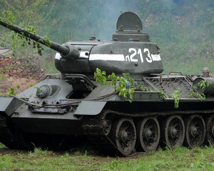 Танк т-34-85