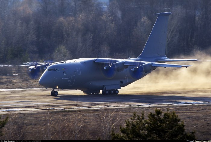 АН-70 военно-транспортный самолёт