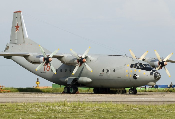 Ан12 самолет