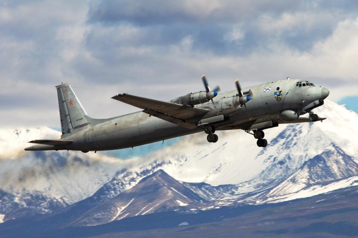 Противолодочный самолет ил-38н