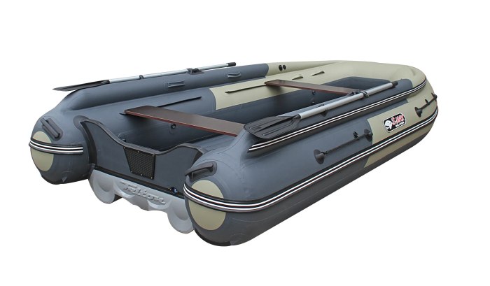 Reef Triton 400 s-Max с интегрированным фальшбортом