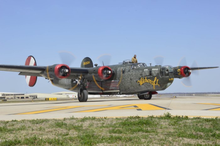 Б-24 бомбардировщик
