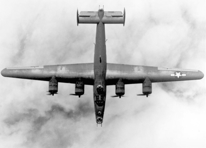 B 24 бомбардировщик
