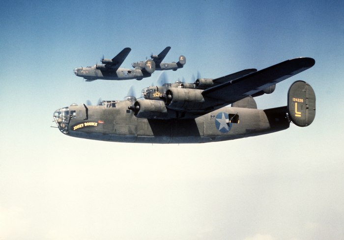 B24 самолет бомбардировщик