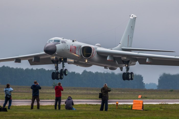 Хун-6к китайский стратегический бомбардировщик