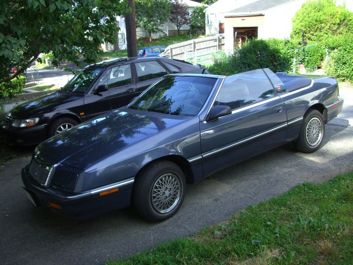 Chrysler LEBARON 1990