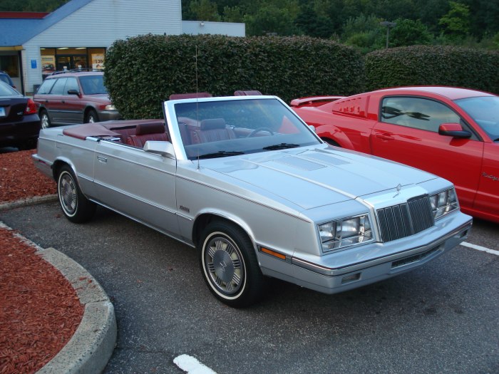 Chrysler LEBARON 1990