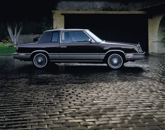 Chrysler LEBARON 3