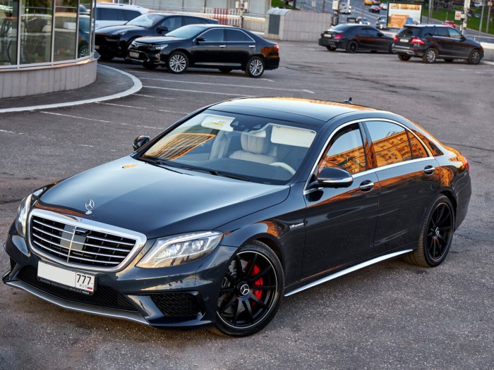 Mercedes 222 AMG 63