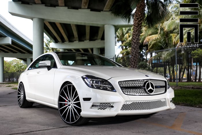 Mercedes CLS w218 белый