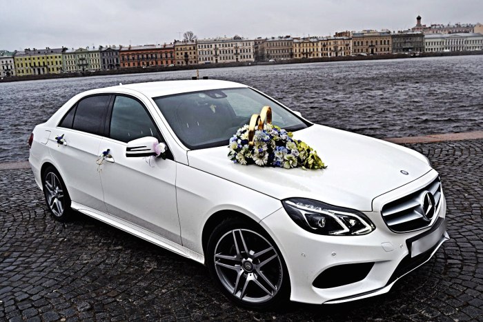 Мерседес-Бенц е-класс w212 белый