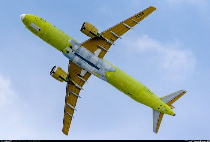 МС-21 вид снизу