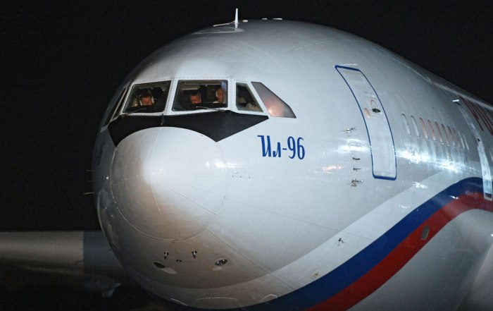 Ил-96-400м кабина