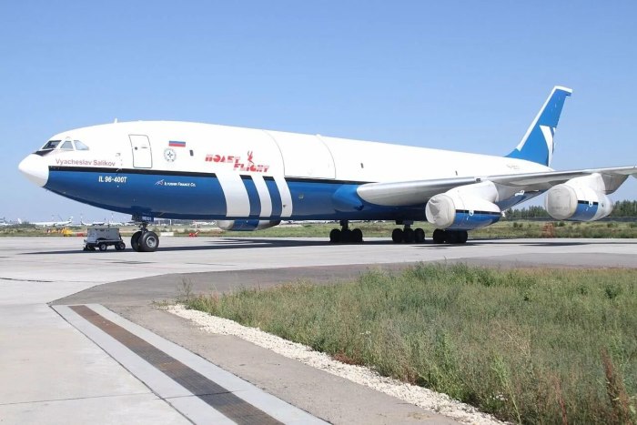 Самолет ил 96 400
