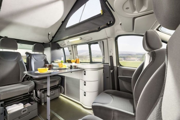 Peugeot Expert Tepee салон