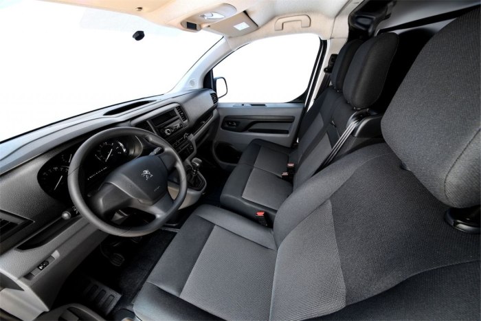 Peugeot Expert салон