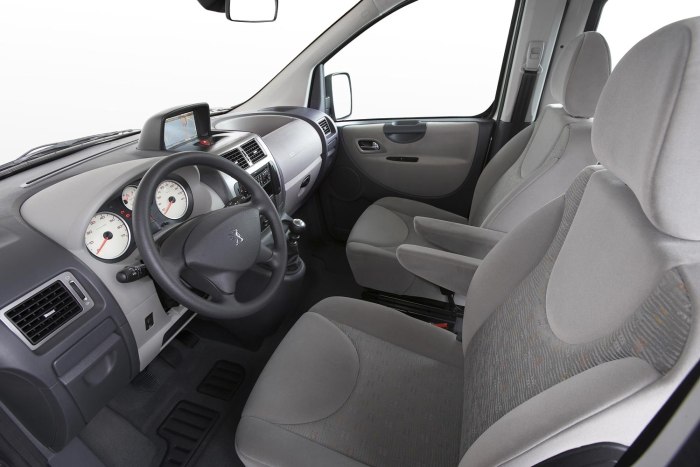 Peugeot Expert салон