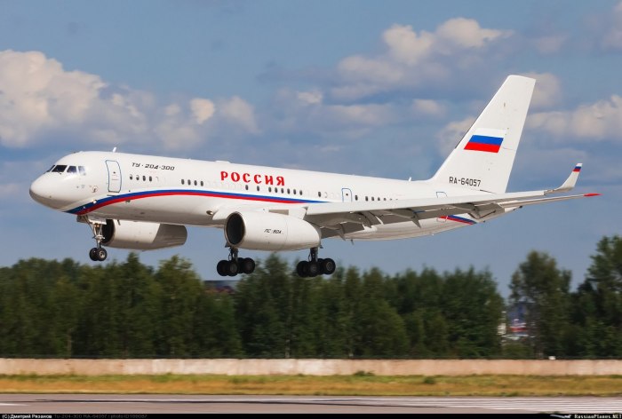 Ту-204 пассажирский самолёт